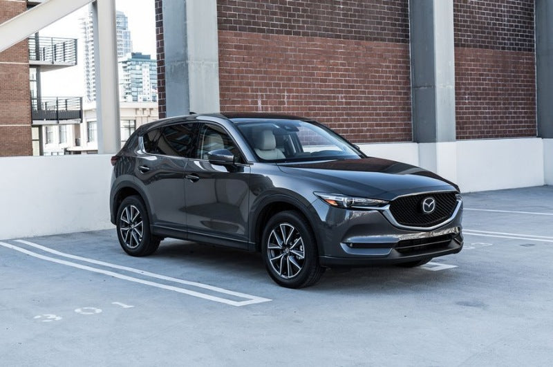 Mazda CX5 2017 bản full option có giá lên đến 35000 USD